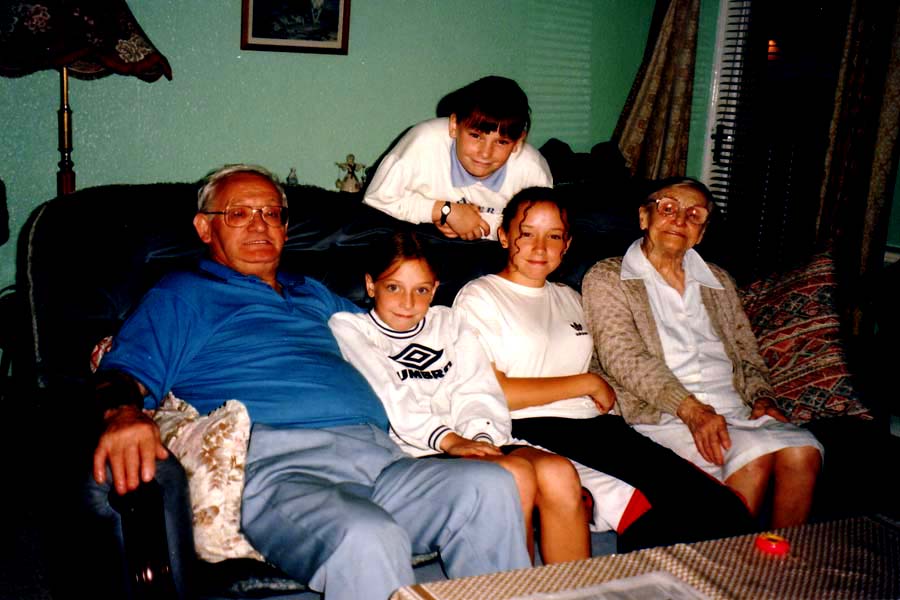 Dad - Sara - Lou - Gran - Jo